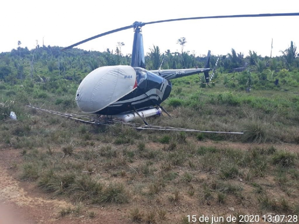 Ao integrada apreende helicptero usado em desmatamento ilegal na Amaznia