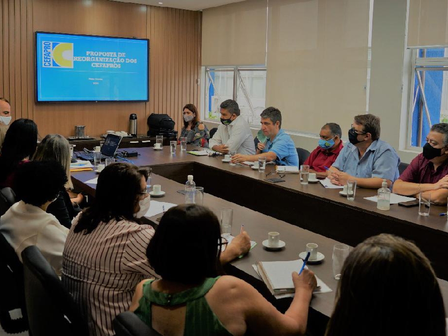 Secretrio de Educao refora que todos os polos do Cefapro permanecero abertos