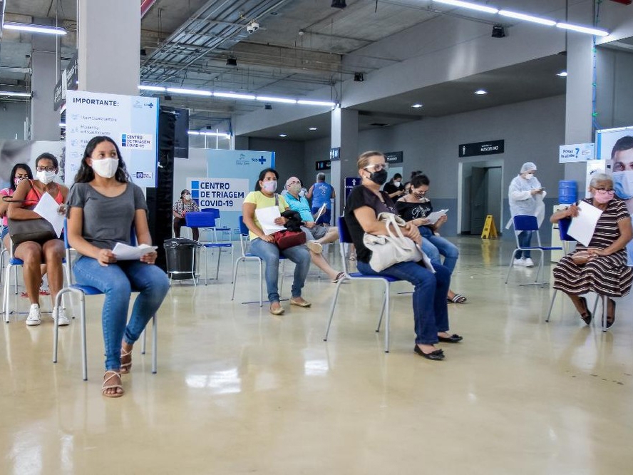 Vigilante do Centro de Triagem  preso com caixas de remdios contra Covid-19 que foram furtadas em Cuiab 