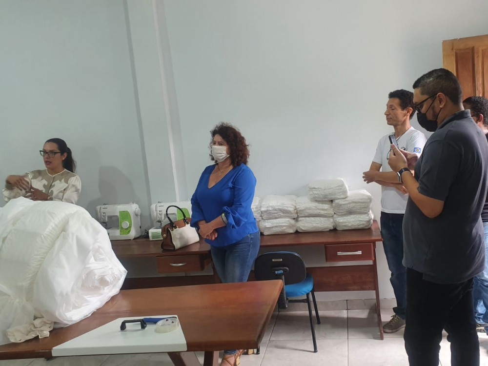 Deputada Janaina Riva prope parceria com CONSEG, Lions e Sistema Prisional, para confeco de absorventes femininos em Juara