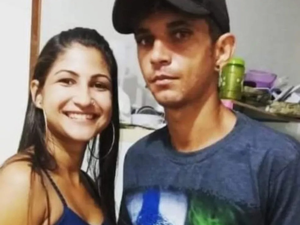 Casal morre em acidente aps motorista bater em rvore e carro se partir ao meio em rodovia de Rondonpolis