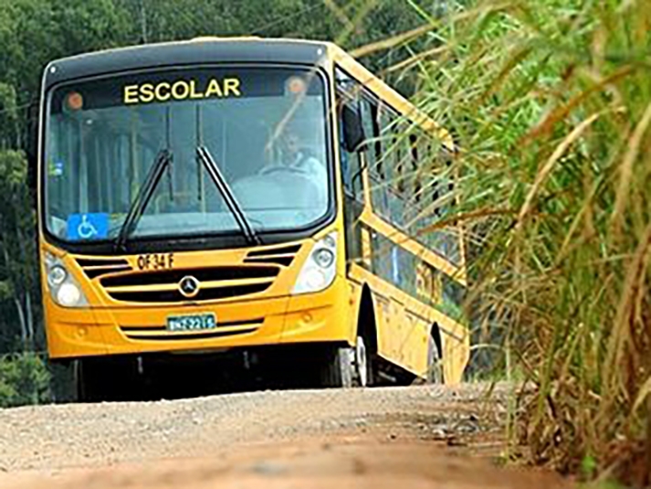 Menina de 5 anos  esquecida em nibus da prefeitura por 4 horas em Confresa MT