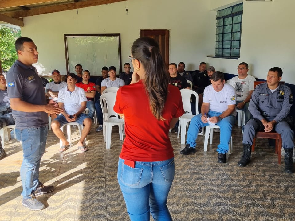 Policiais militares de Juara recebem uma bateria de exames laboratoriais preventivos de sade.