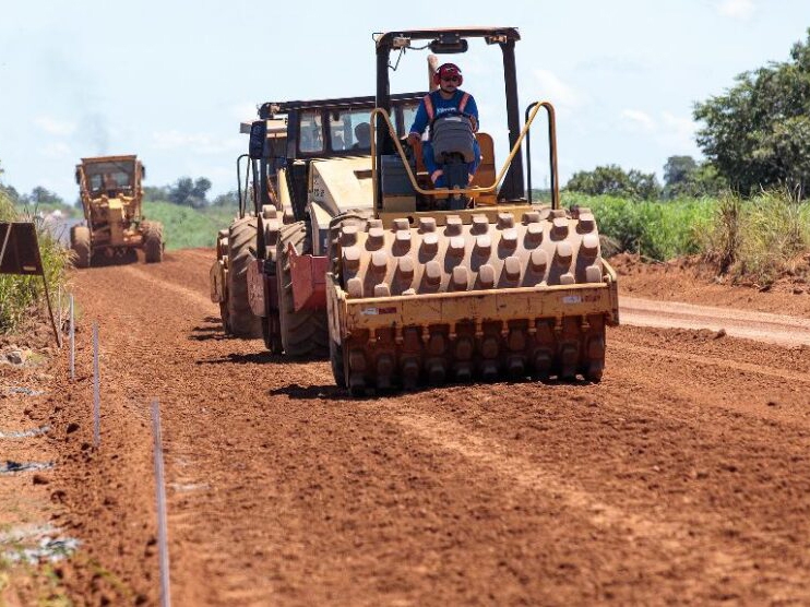 Governo de MT investe R$ 115 milhes e inicia obras de asfalto na MT 325 para interligar Alta Floresta e Juara 