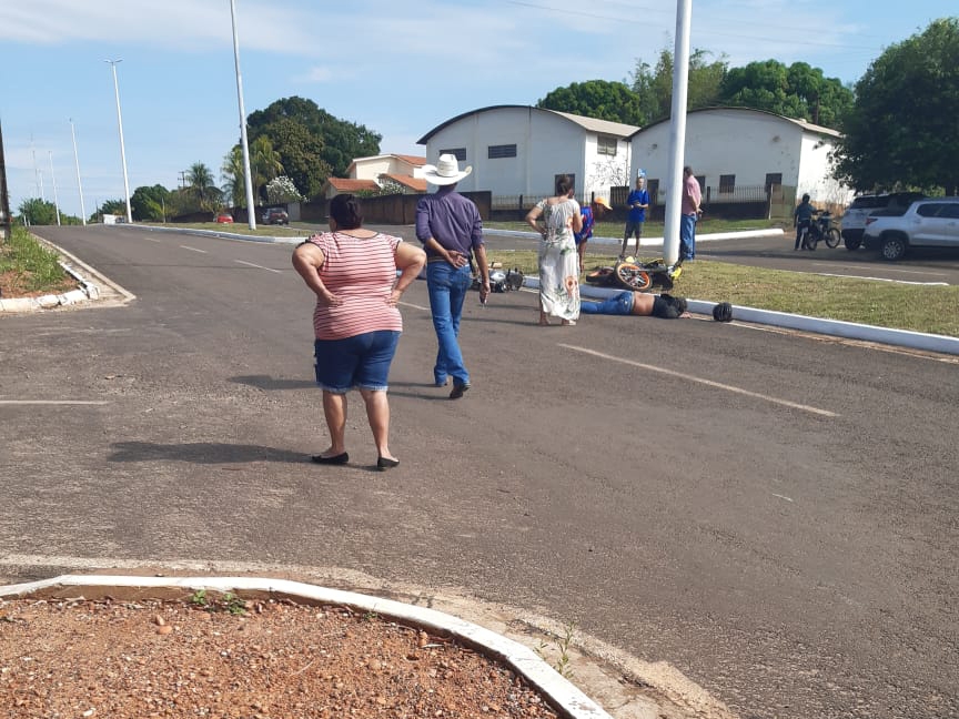 Choque entre duas motos deixa dois condutores feridos