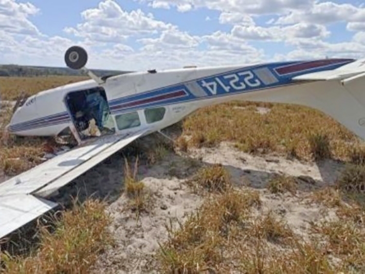 Avio de pequeno porte cai em fazenda de MT e piloto fica ferido 