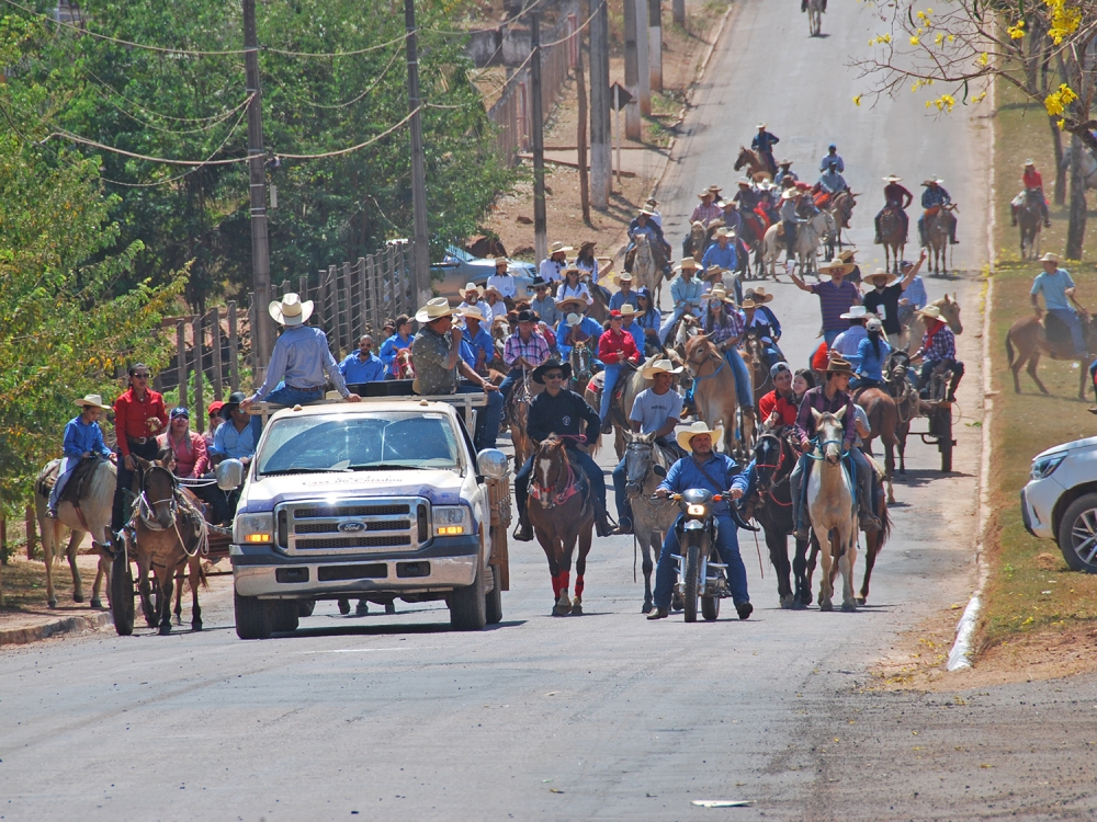 CAVALGADA:  hora de se preparar para o Desfile de Abertura da 28 EXPOVALE. 