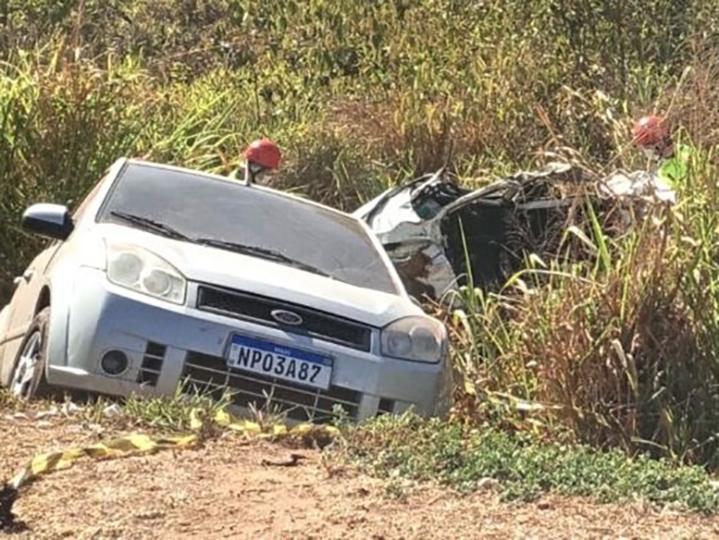 Acidente com carreta e carros deixa 3 mortos e 5 feridos em MT