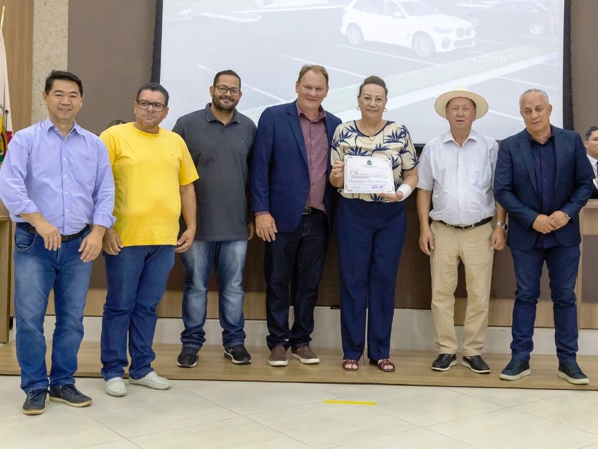 Presidente do TJMT lana pedra fundamental do novo Frum de Sinop e recebe homenagem