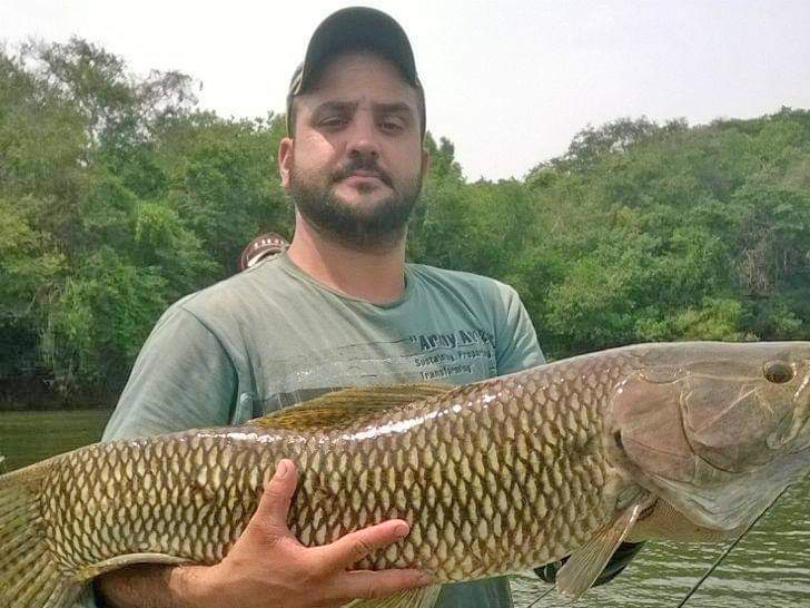 Caminhoneiro de Juara morre aps perder o controle de caminho e tombaar com a carreta na BR-163