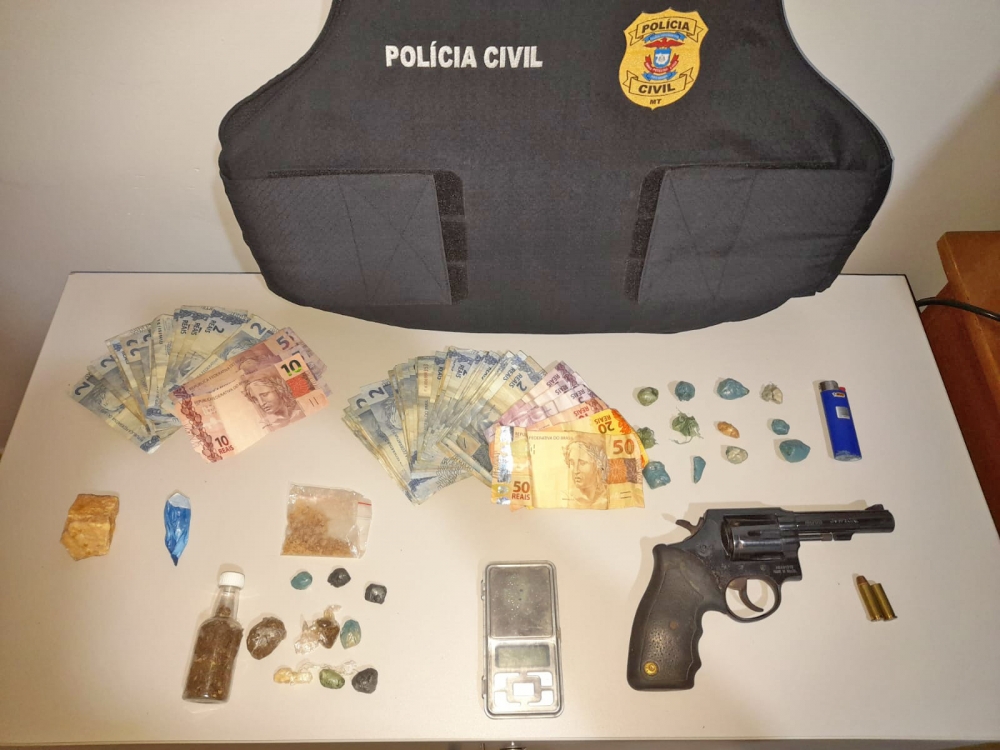 Polcia Civil de Juara prende dois adultos e apreende um menor por trfico de drogas e posse ilegal de arma de fogo.