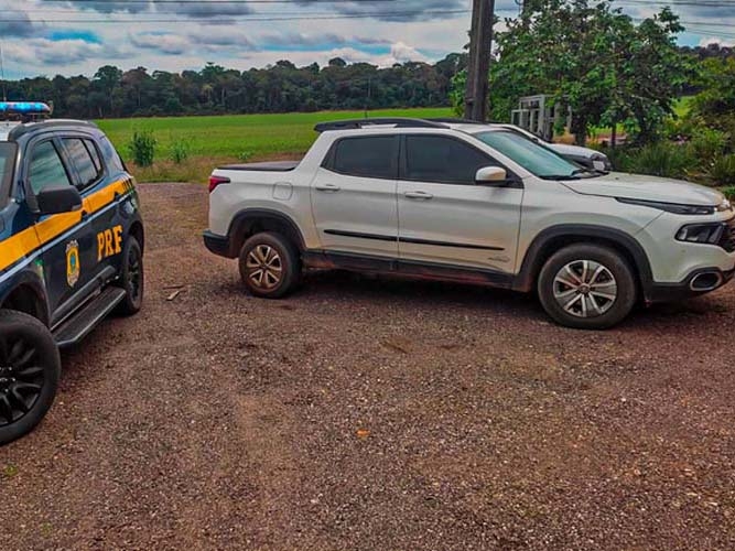 Polcia Rodoviria Federal recupera caminhonete roubada em trnsito de Rondnia para Juara