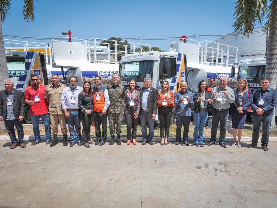 Juara est entre os 08 municpios do estado que receberam novos caminhes pipas da defesa civil