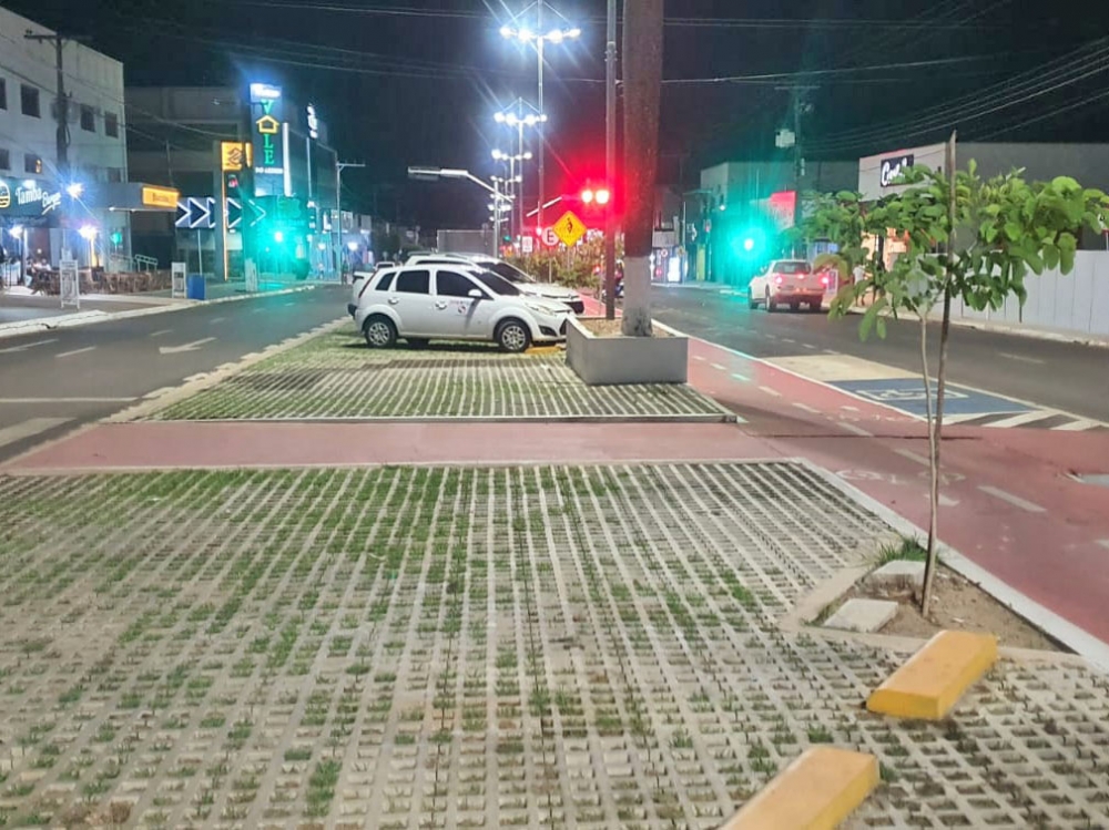 Empresrio Loro Macarena fala dos problemas na obra da Avenida Rio Arinos.