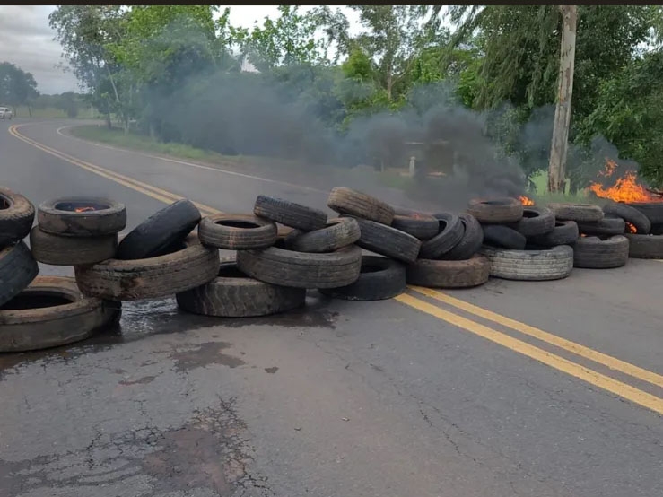 Procuradoria recomenda que policiais removam barracas dos bloqueios em rodovias de MT