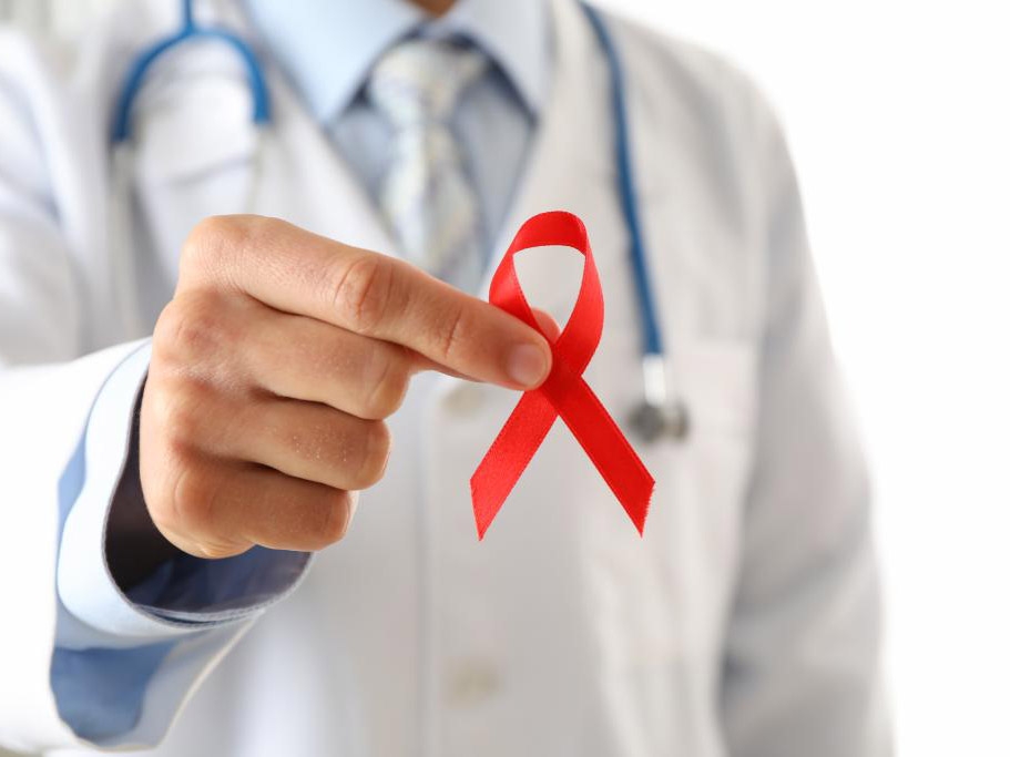 Dia Internacional de Luta contra o HIV e a Aids alerta para preveno e o diagnstico precoce 