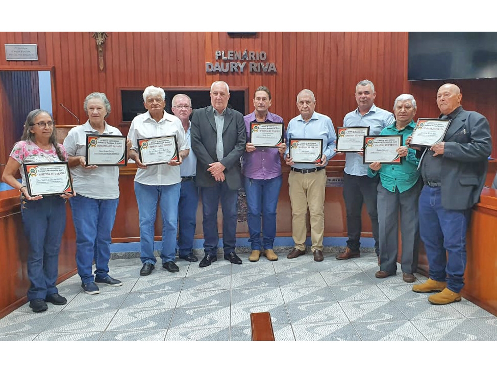 Prefeitura homenageia 12 pioneiros de Juara com a Comenda Z Paran. 