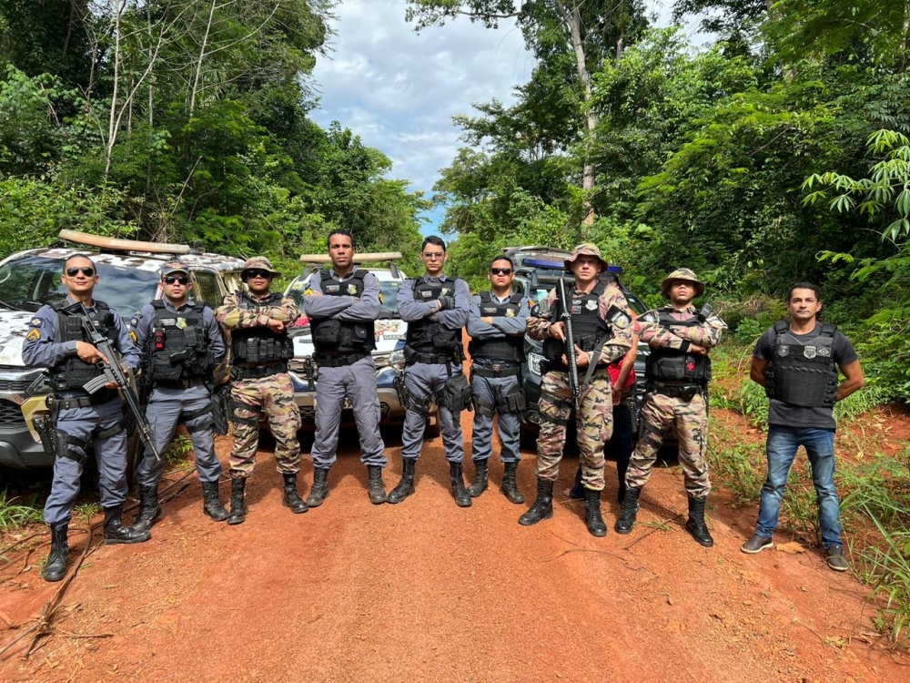 Polcias de Tabapor recuperam fuzil e mais de 750 munies furtadas em fazenda de Juara.