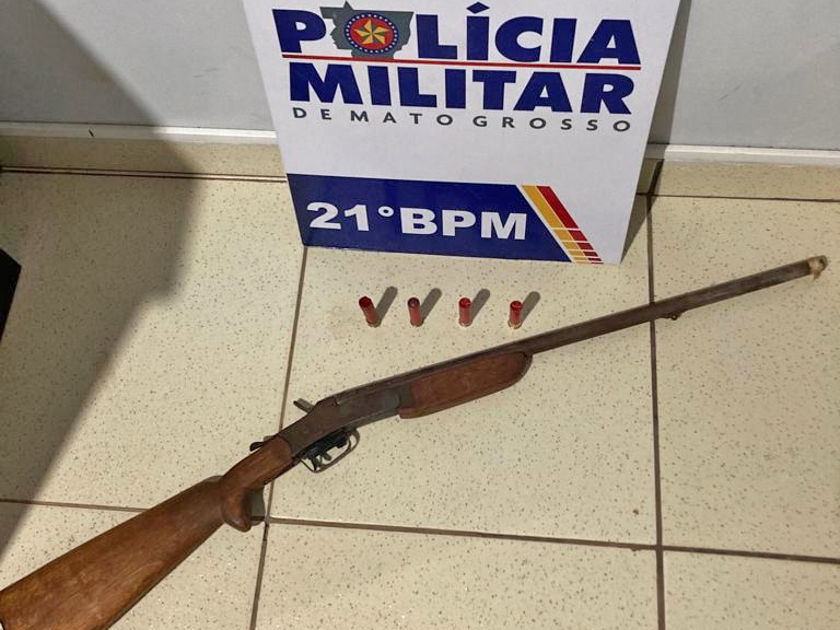 Homem com sinais de embriagues  preso por efetuar disparos de arma de fogo no Jardim Califrnia, em Juara.