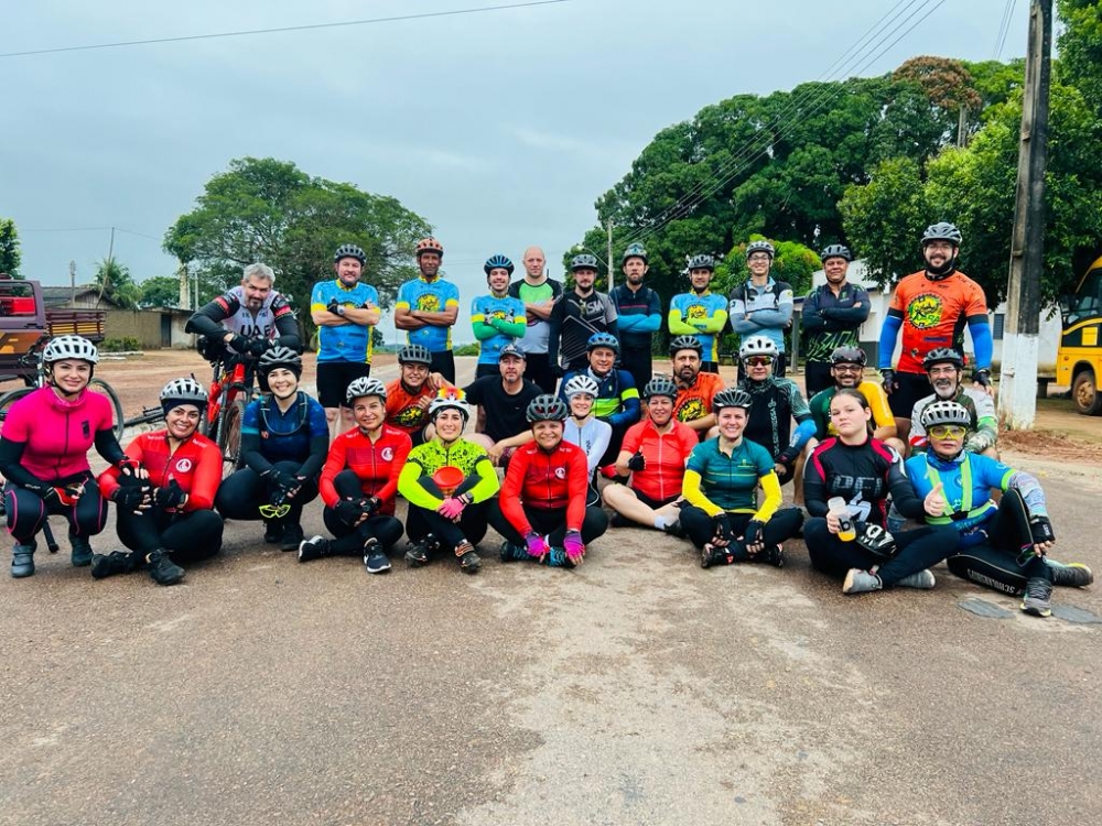 Ciclistas de Juara fazem passeio de 100 KM mesmo com chuva, frio e estrada de cho