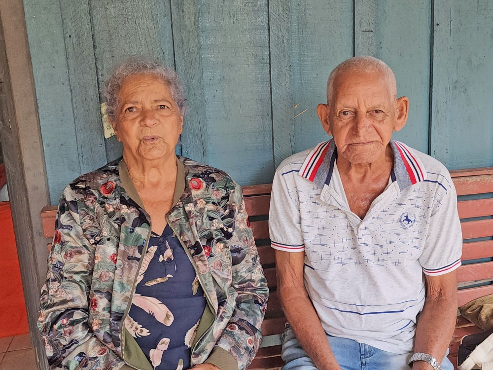 EMOCIONANTE: Irmos nascidos em Minas Gerais, se reencontram em Juara aps 57 anos.