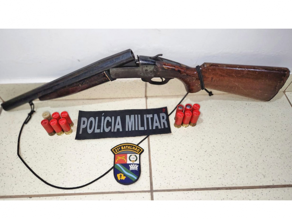 Homem  detido em fazenda de Juara por ameaa, disparos de arma de fogo e posse de espingarda 12 cano serrado.