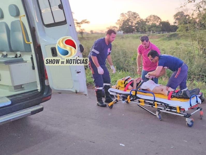 Juara: Motociclista bate na traseira de outra moto, cai e  levada para o Hospital Municipal.