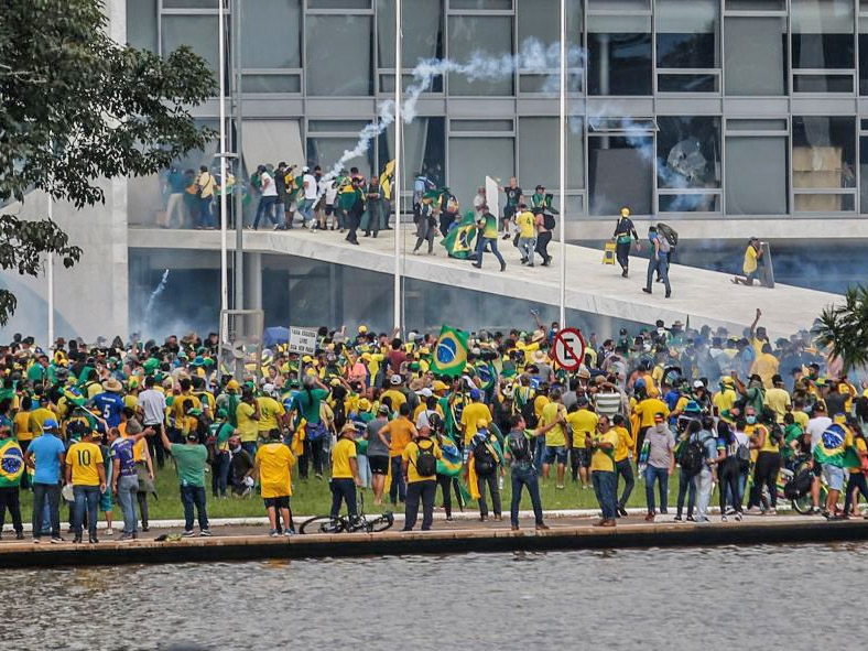 Mais oito mato-grossenses viram rus por invaso em Braslia, um  de Juara