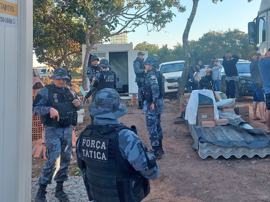 Doze suspeitos foram presos tentando invadir uma fazenda a 70 km de Ribeiro Cascalheira Secom-MT