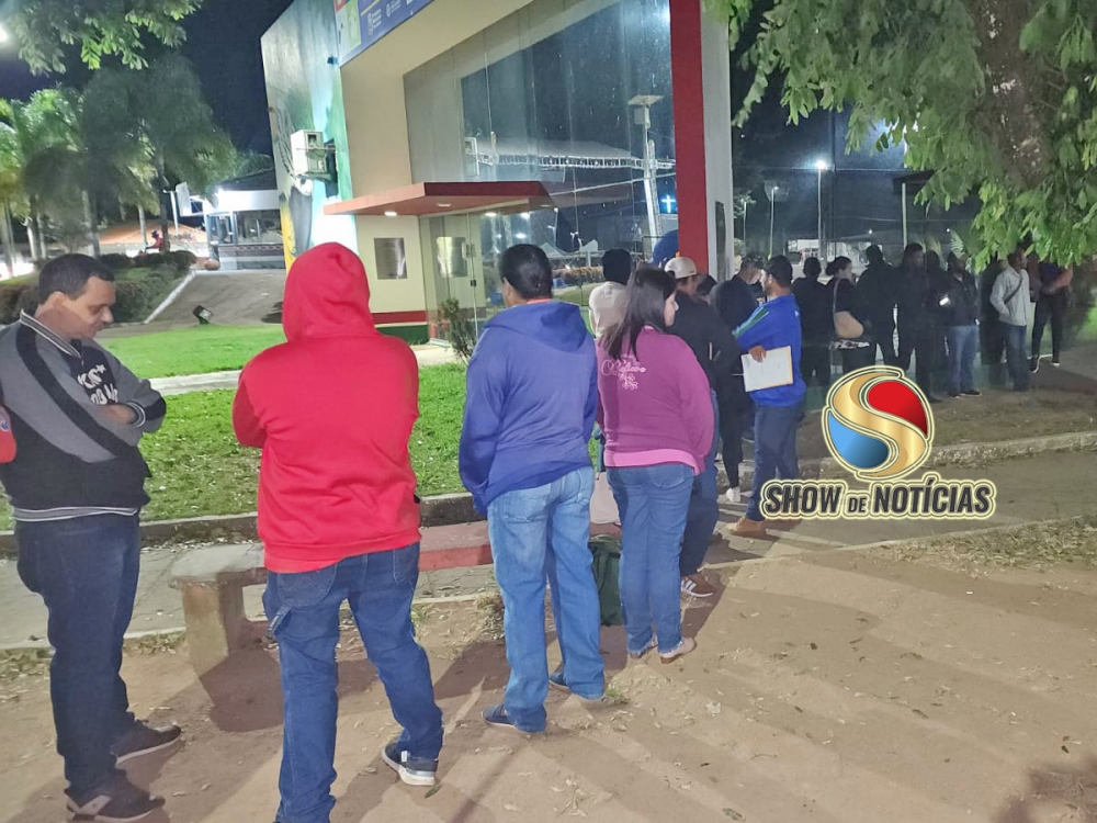 Fila no Sine para trabalhar no JBS Juara comeou s 03h15.