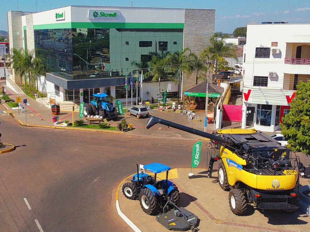 Vitrine Agro Sicredi: Exposio de mquinas e implementos agrcolas refora a chegada do Plano Safra.