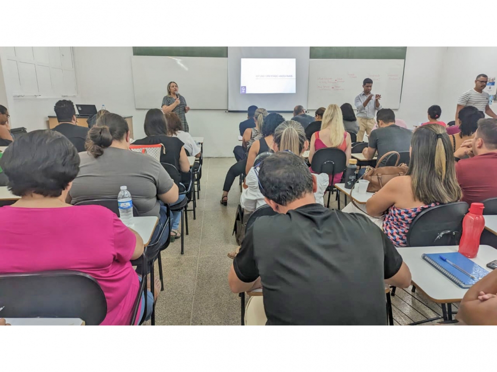 Educadores de escolas em Tempo Integral de Juara participam de formao em Cuiab