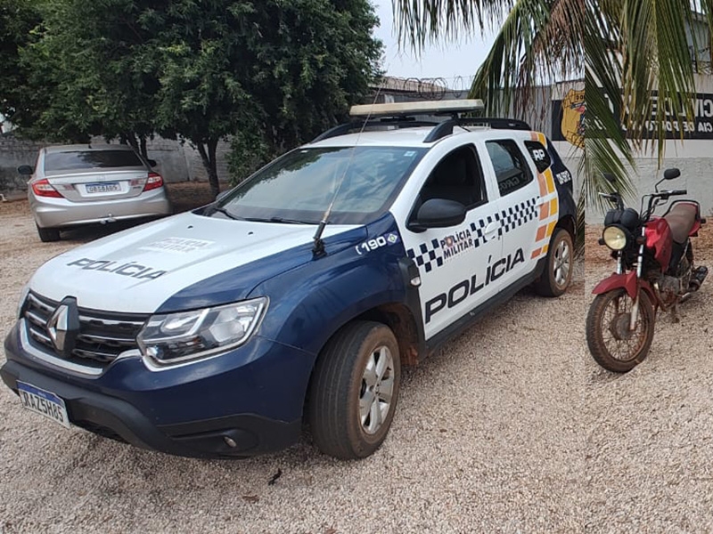 PM de Porto dos Gachos recupera moto furtada em Itanhang, suspeito do furto foge, mas acaba preso.