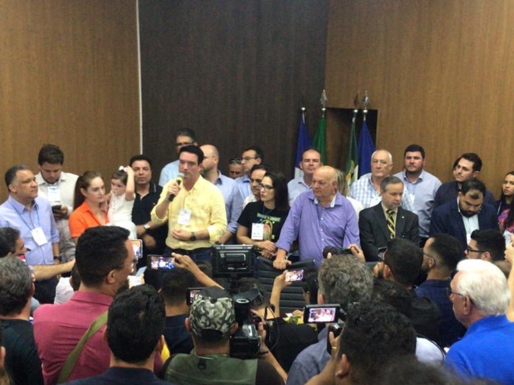 Carlos Sirena  eleito primeiro secretrio geral da AMM, com o presidente Leonardo Brustolin, prefeito de Primavera do Leste