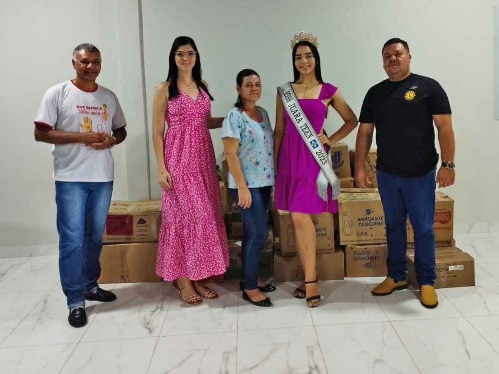 Parceria entre Lions e candidata a Miss Teen MT arrecada produtos de limpeza e higiene para doao