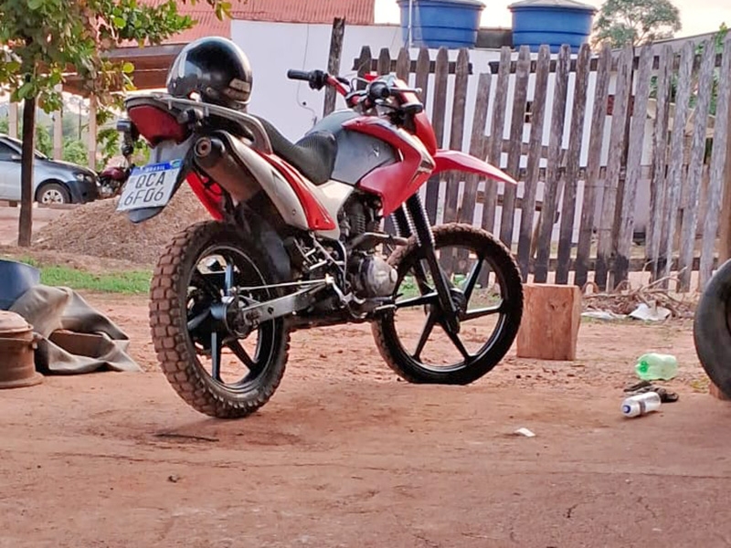 Moto Honda Bros 150  furtada de dentro da casa do proprietrio em Paranorte.