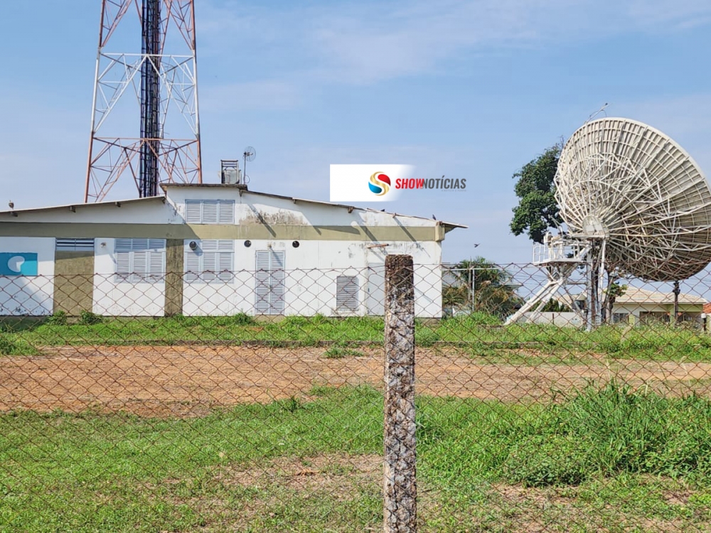 Subestao da OI em Juara  arrombada, tem cabos furtados, deixando a cidade sem telefone.