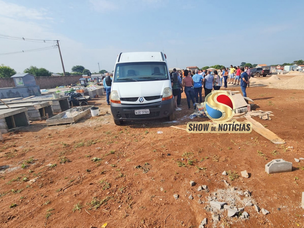 Corpo de jovem que morreu afogado no Rio Arinos teve velrio com caixo lacrado restrito para famlia.