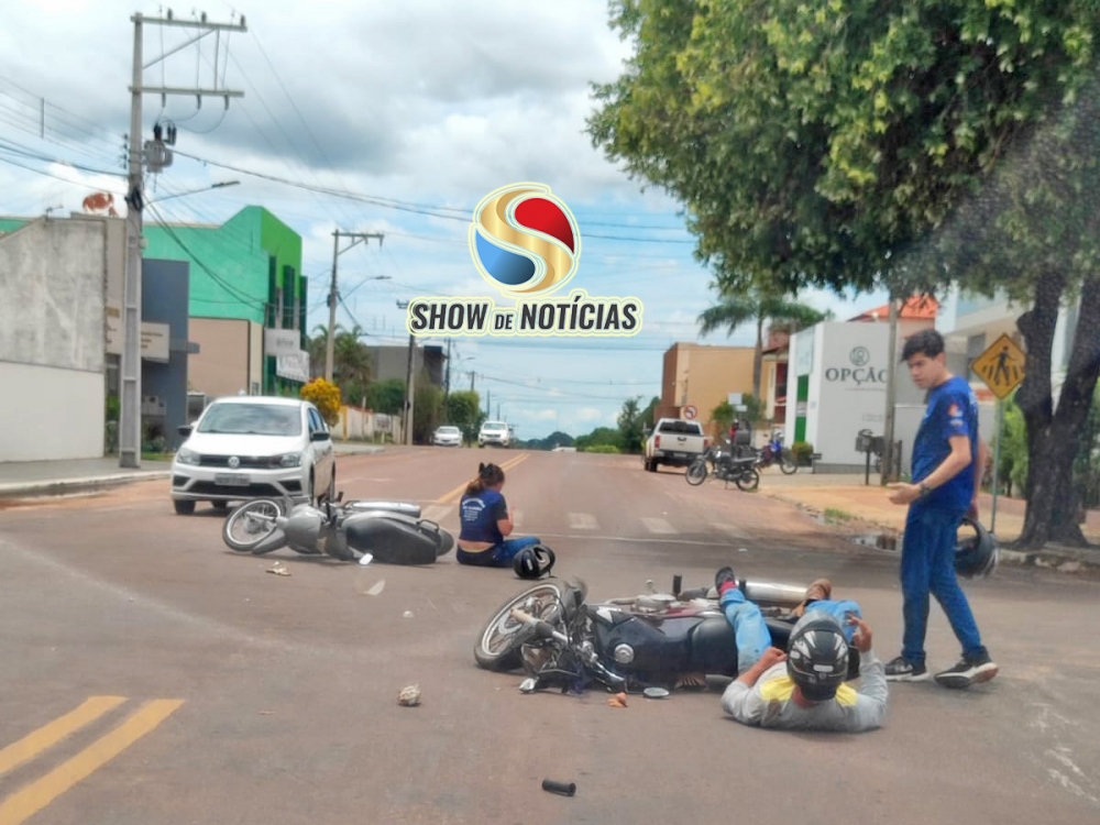 Condutores ficam machucados em acidente entre motos no centro de Juara