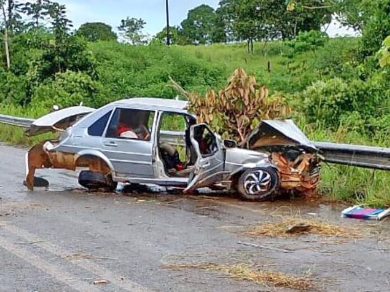 Mulher morre e dois ficam feridos em grave acidente entre Japuran e Nova Bandeirantes