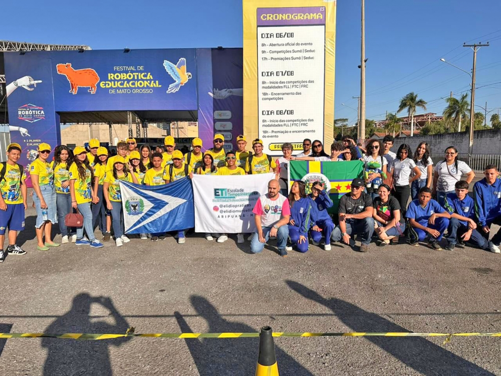 Equipe de robtica da escola Daury Riva volta  Juara sem medalha, mas com aprendizado na bagagem.