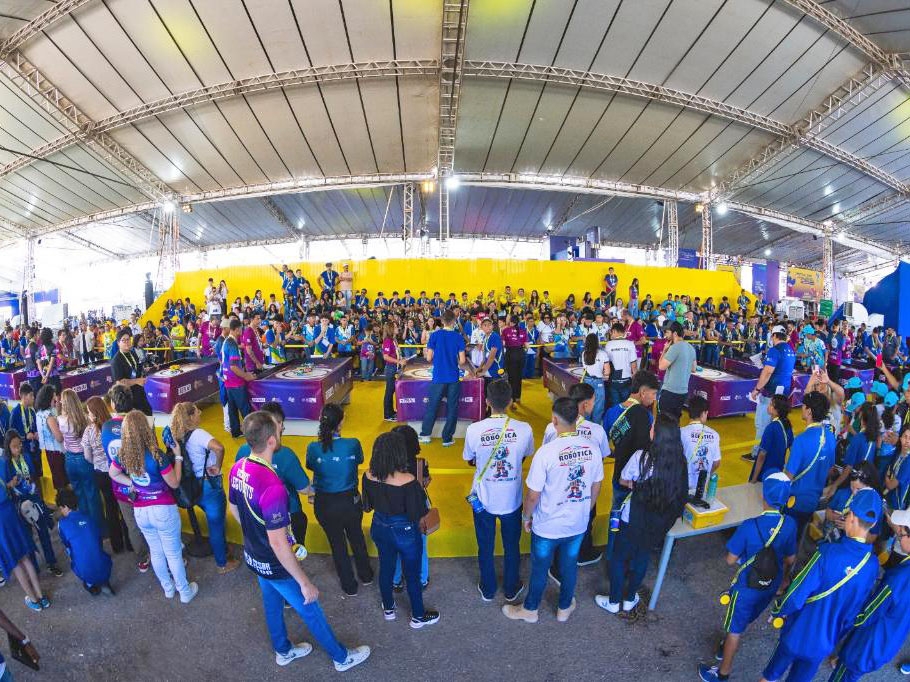  12 equipes da Rede Estadual vencem disputas do 1 Festival de Robtica Educacional de MT