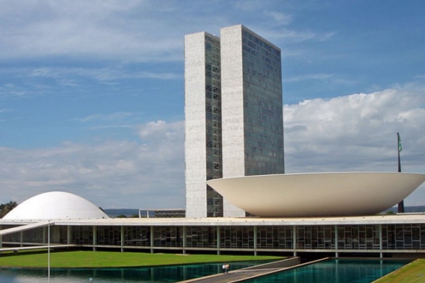 Congresso encerra 2013 sem votar passe livre nem projeto de combate  corrupo