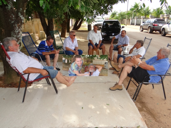 Amigos do Paran visitam o escritrio de Valter Rosolin.