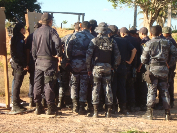 Aps assalto em fazenda com refm e roubo de caminhonete na MT 338, PM se mobiliza para prender bandidos.