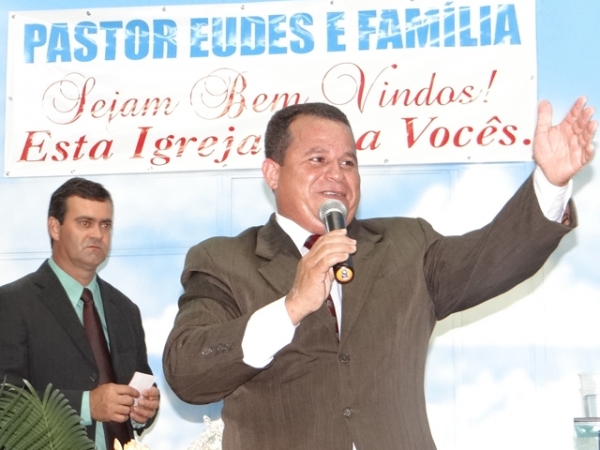 Igreja Assembleia de Deus Madureira faz festa para recepcionar pastor Eudes e esposa na volta das frias.