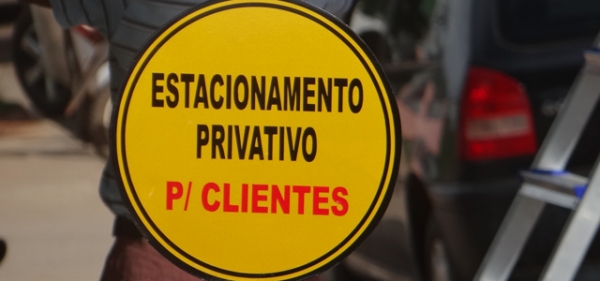 Placas de estacionamento privativo esto com os dias contados em Juara.