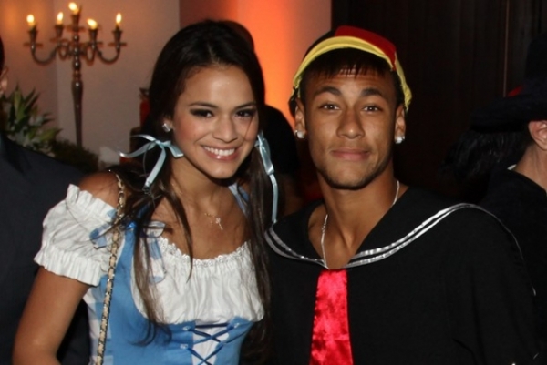 Bruna Marquezine afirma que Neymar tem nova namoradinha