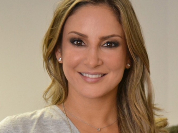 Claudia Leitte  acusada de calote em fornecedores