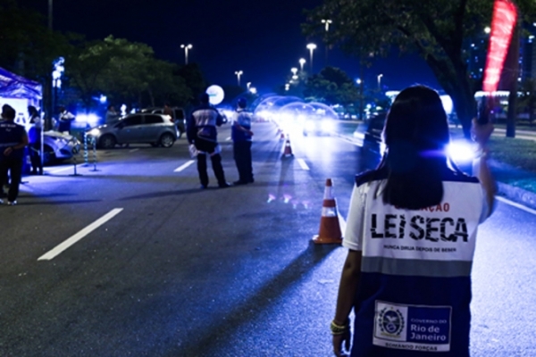 Apesar da lei seca, 30% dos jovens j dirigiam aps beber